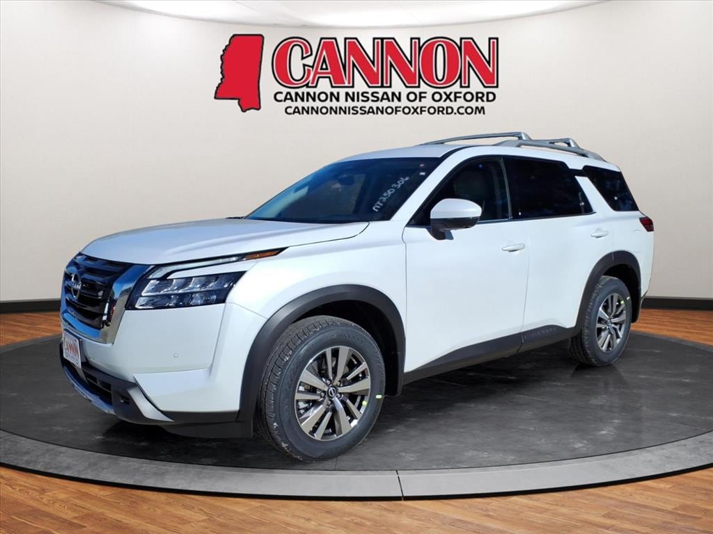 2025 Nissan Pathfinder SL's photo