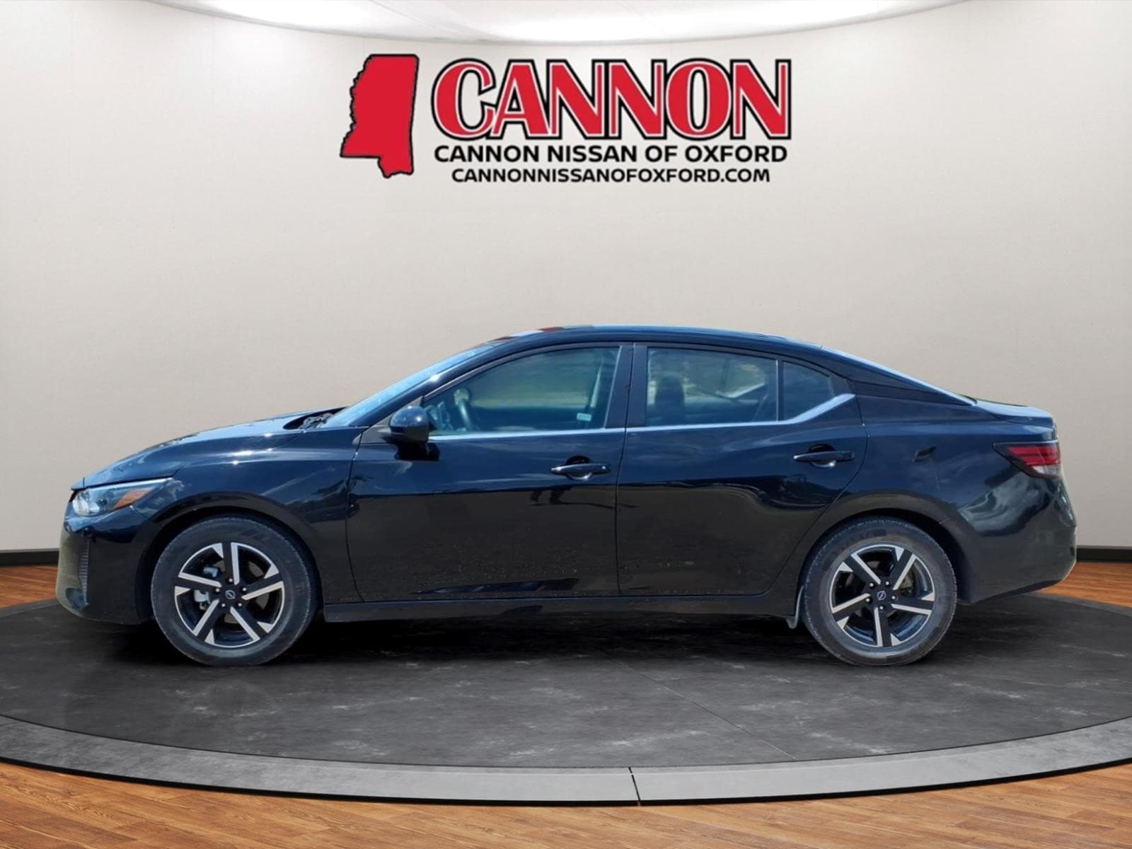 Used 2024 Nissan Sentra SV with VIN 3N1AB8CV9RY253943 for sale in Greenwood, MS
