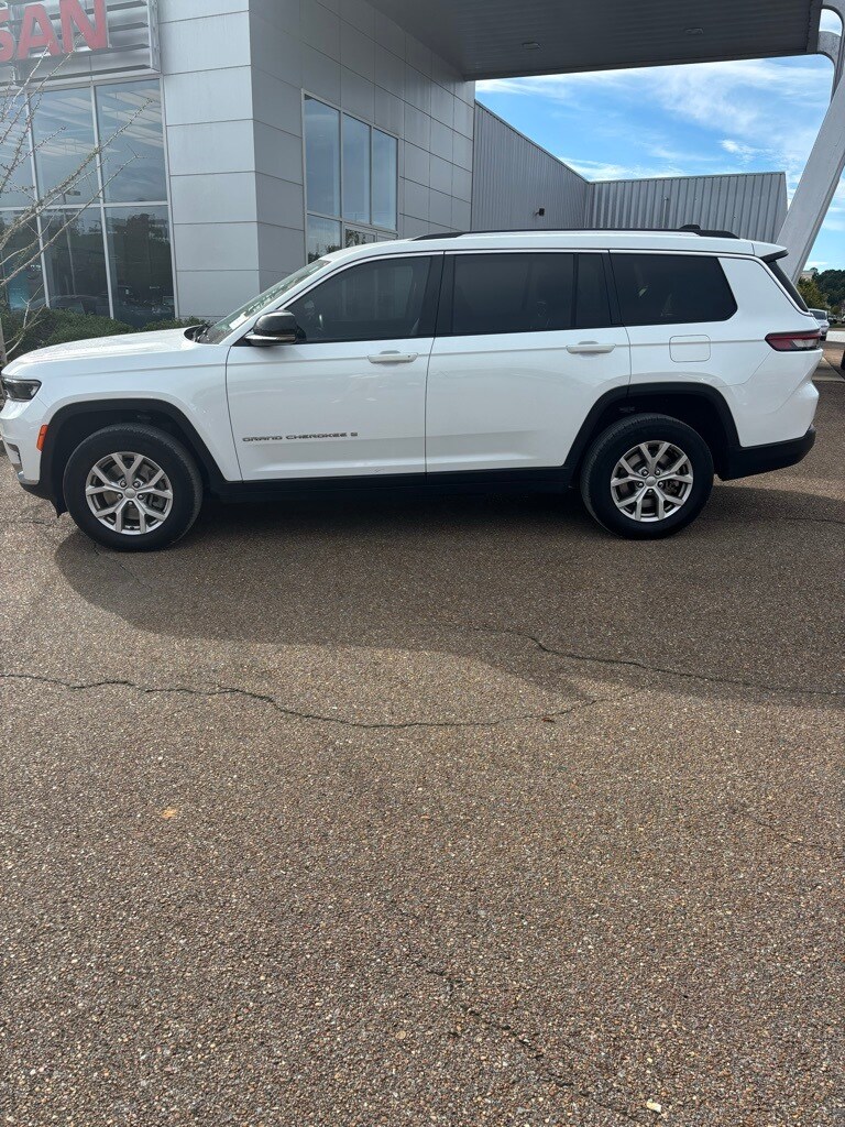 2022 Jeep Grand Cherokee Limited photo 3