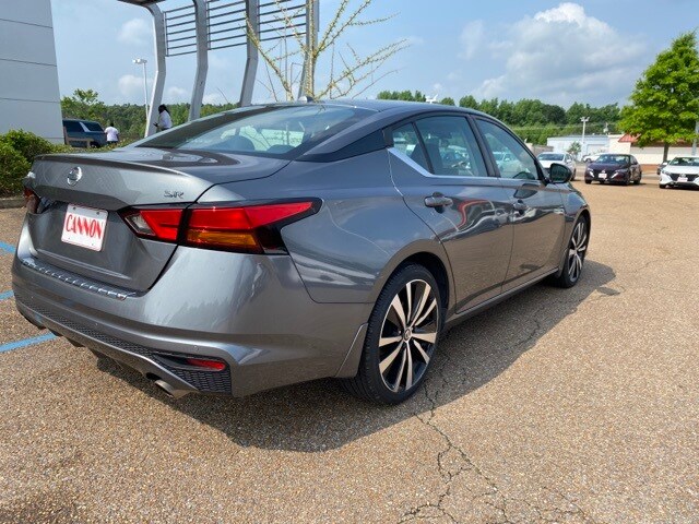 2021 Nissan Altima 2.5 SR photo 3