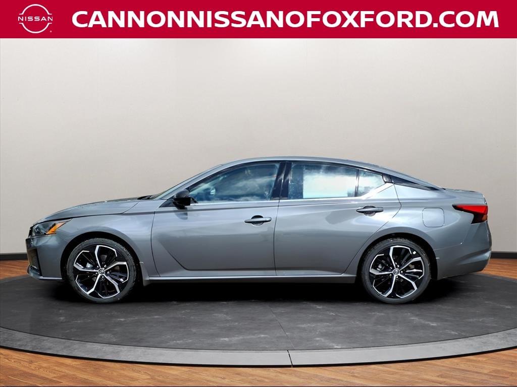 New 2025 Nissan Altima SR Sedan