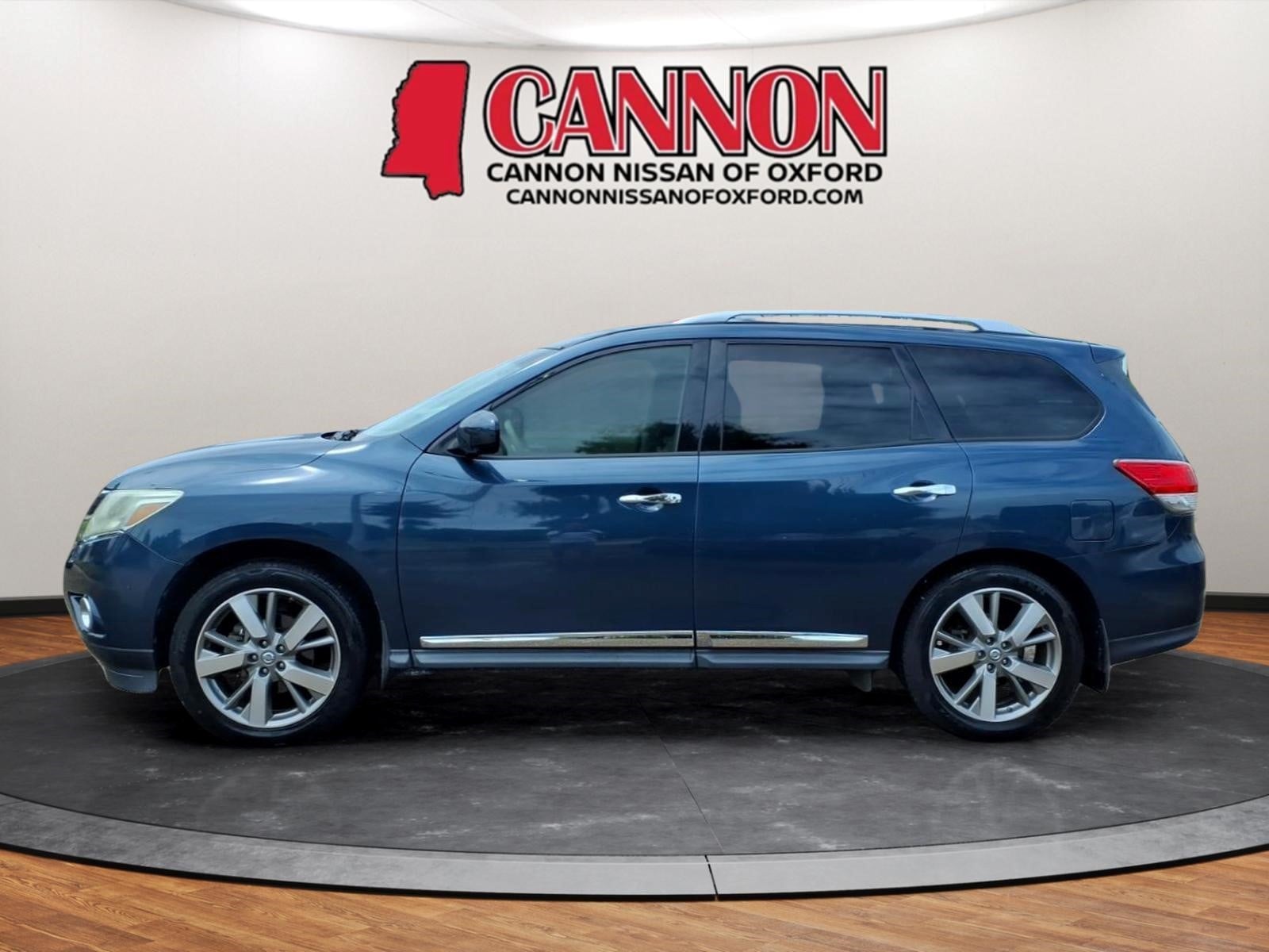 Used 2014 Nissan Pathfinder Platinum with VIN 5N1AR2MN2EC612214 for sale in Oxford, MS