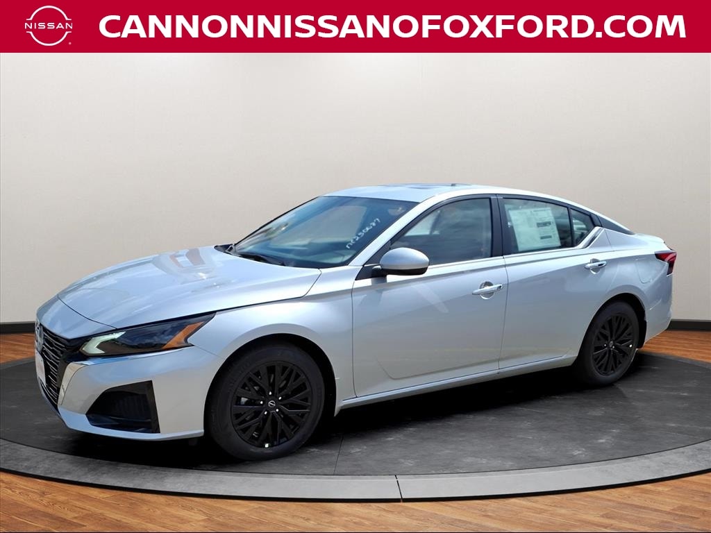 New 2025 Nissan Altima SV Sedan