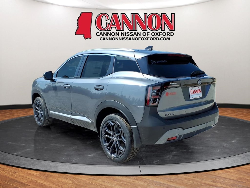 New 2026 Nissan Kicks SR SUV