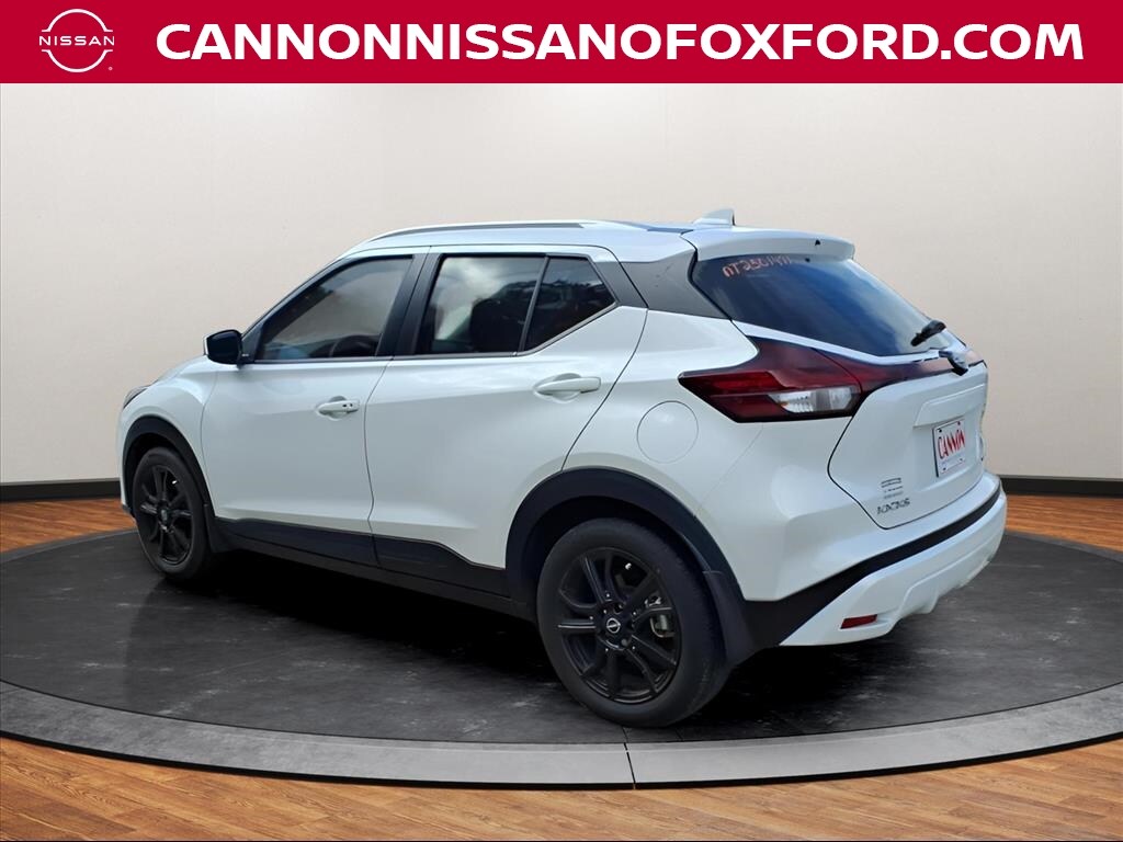 2023 Nissan Kicks SV photo 3