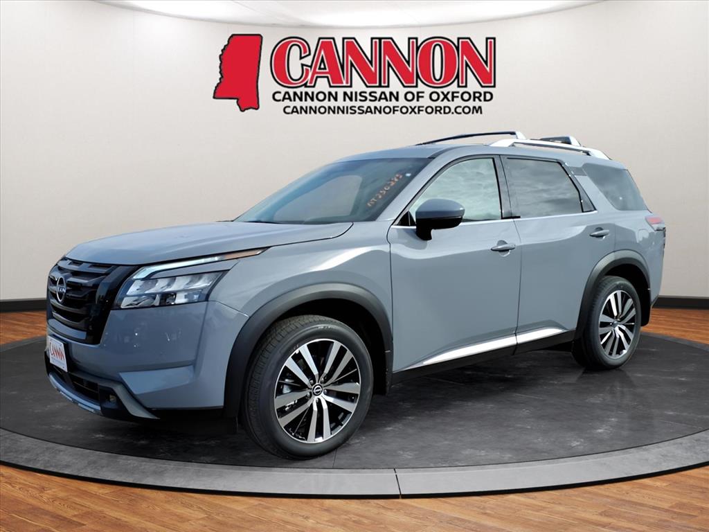 2025 Nissan Pathfinder Platinum's photo