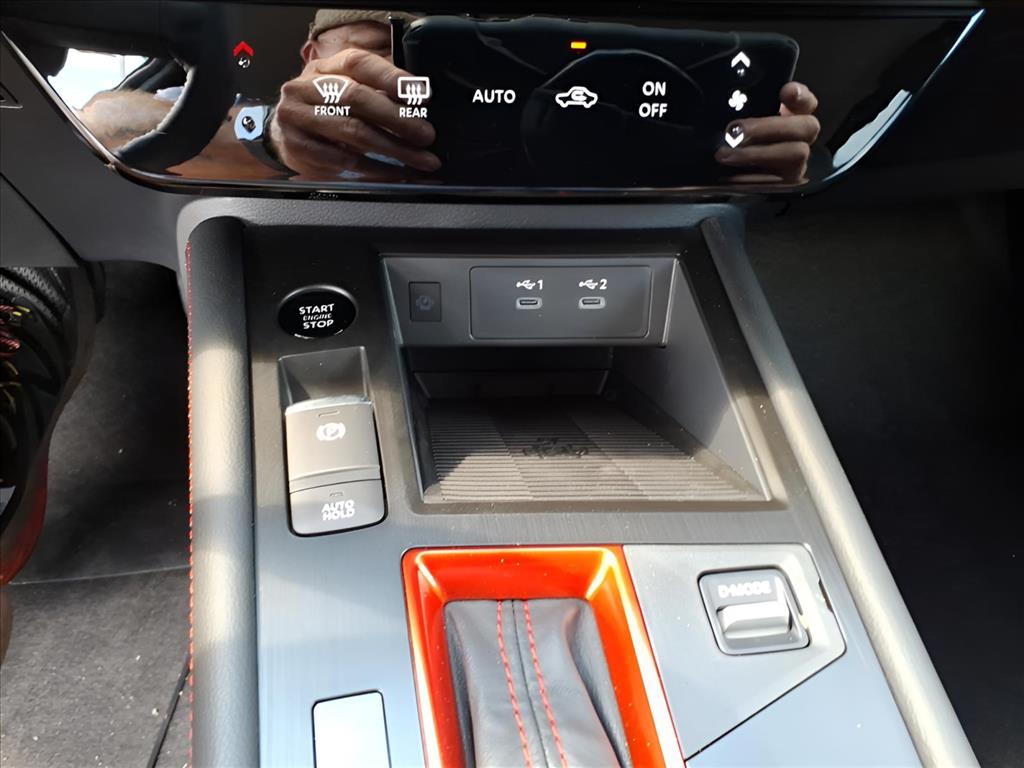 2025 Nissan Kicks SR - Photo 21