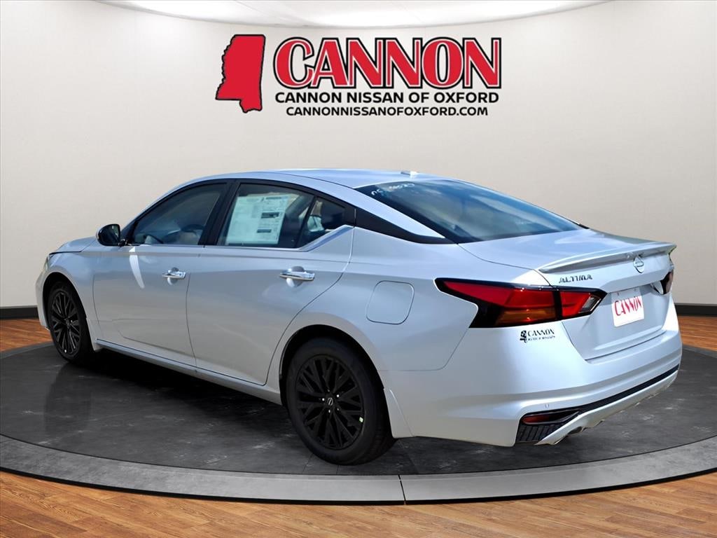New 2025 Nissan Altima SV Sedan