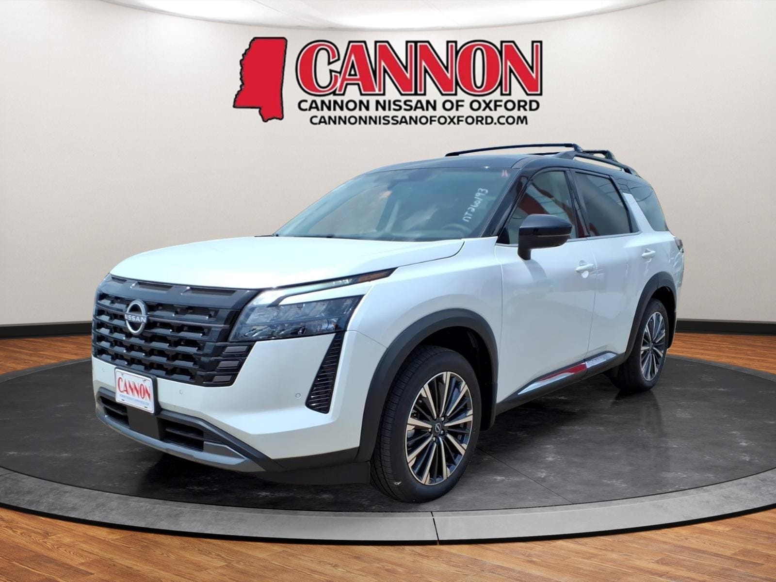 2026 Nissan Pathfinder Platinum 2WD's photo
