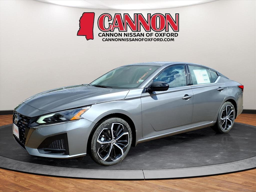 2025 Nissan Altima SR's photo