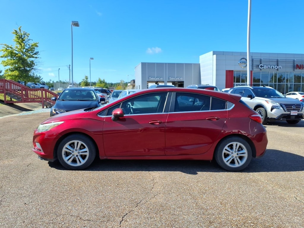 Used 2017 Chevrolet Cruze LT Auto Hatchback