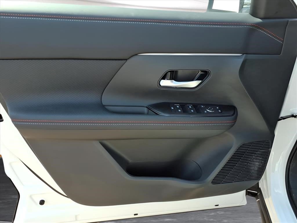 2025 Nissan Kicks SR - Photo 14