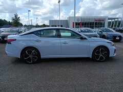2025 Nissan Altima SR Sedan