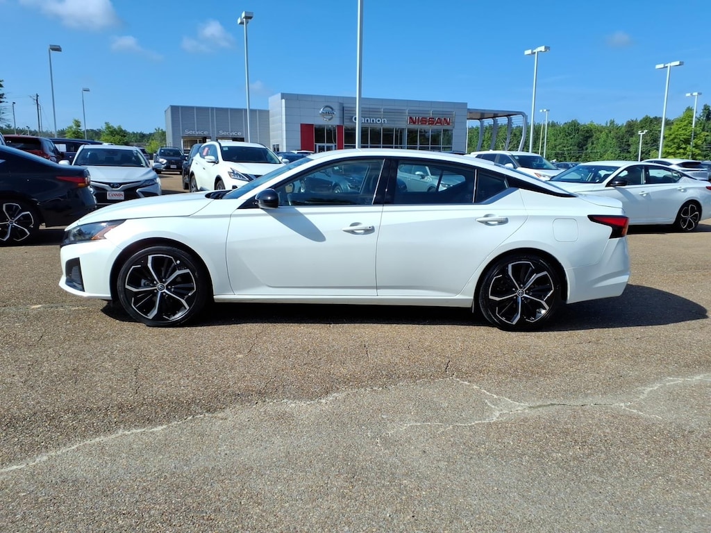 Used 2024 Nissan Altima 2.5 SR Sedan