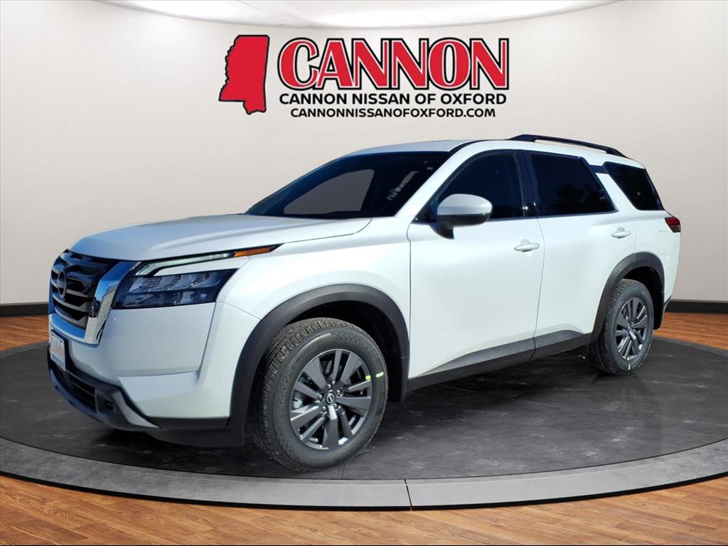 2025 Nissan Pathfinder SV's photo