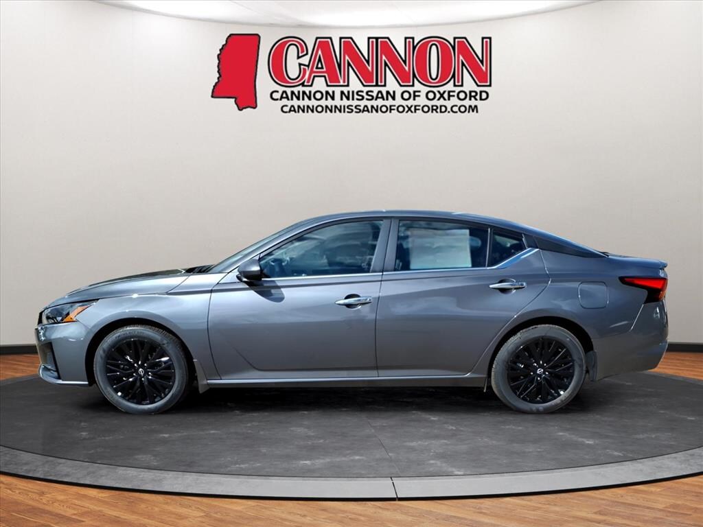 New 2025 Nissan Altima SV Sedan