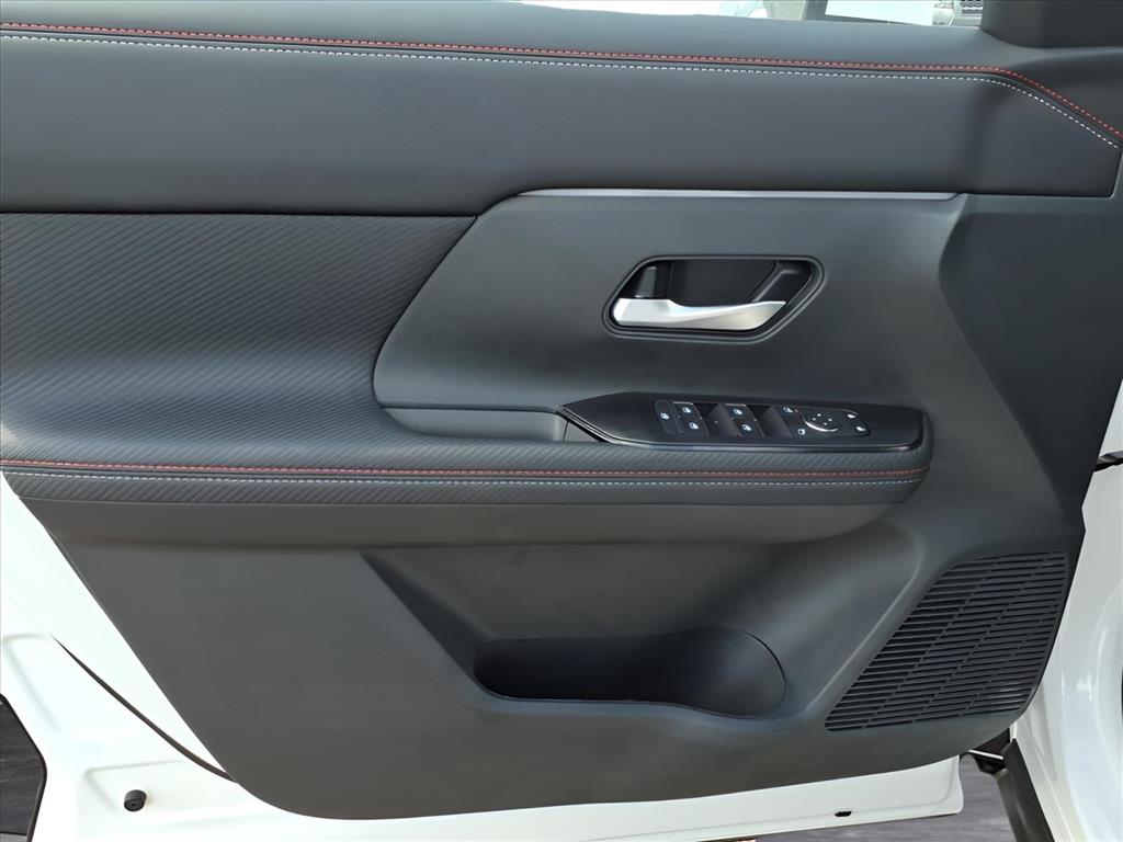 2025 Nissan Kicks SR - Photo 14