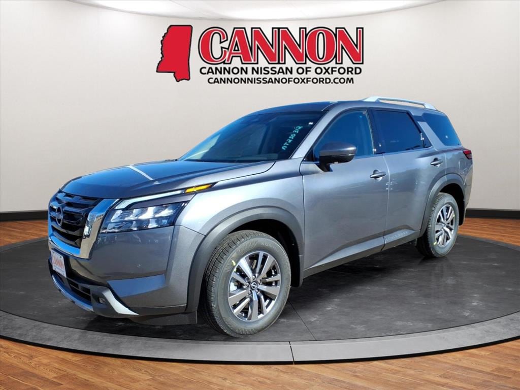 2025 Nissan Pathfinder SL's photo