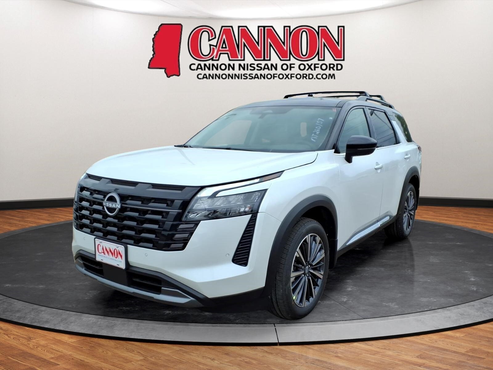 2026 Nissan Pathfinder Platinum 4WD's photo