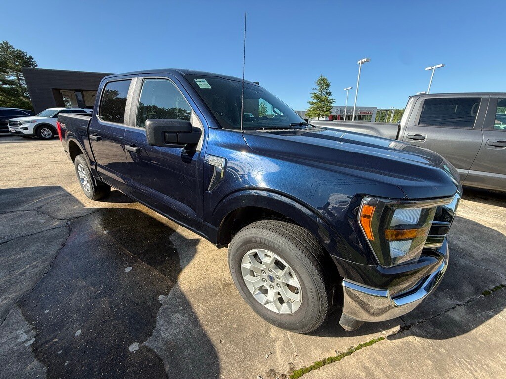 2023 Ford F-150 XLT photo 3
