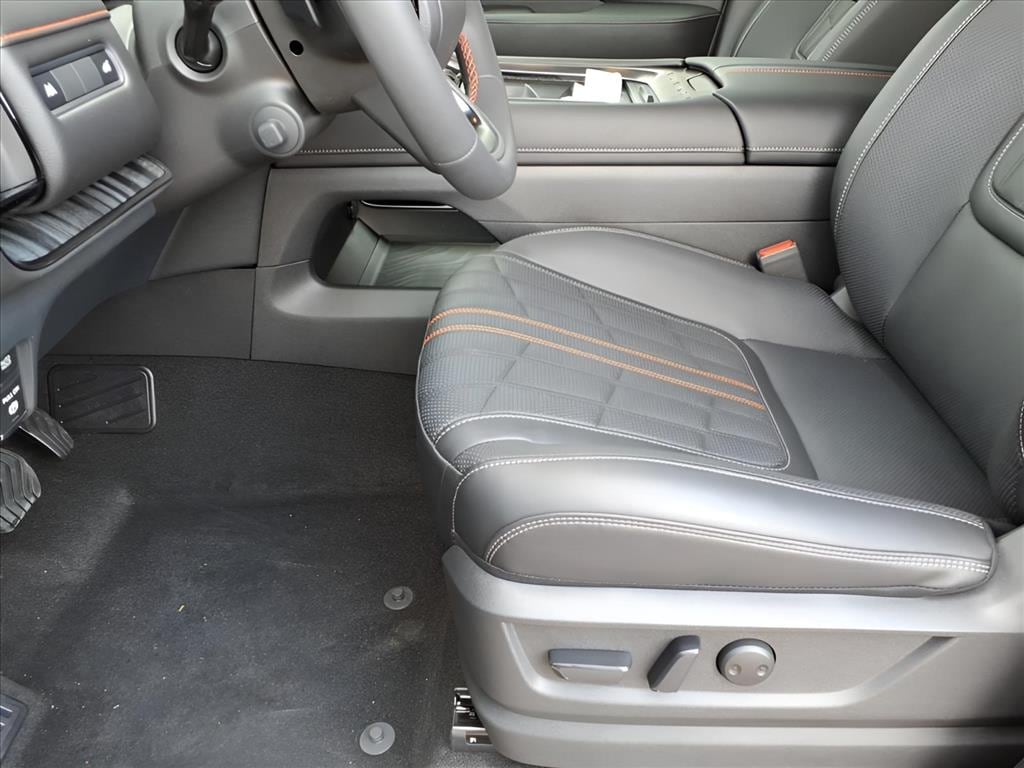 2025 Nissan Armada PRO-4X - Photo 16