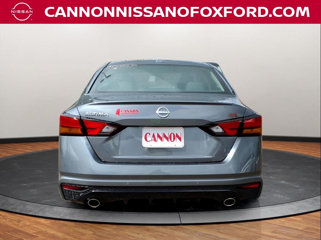 New 2025 Nissan Altima SR Sedan