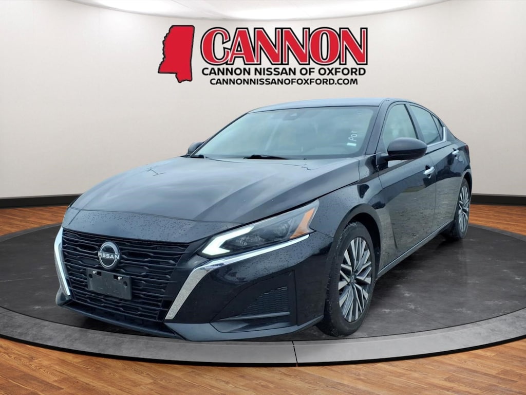 Used 2024 Nissan Altima 2.5 SV Sedan