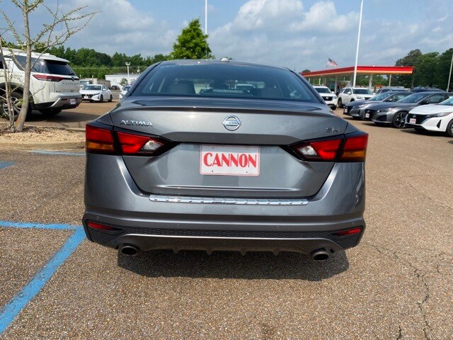 2021 Nissan Altima 2.5 SR photo 4