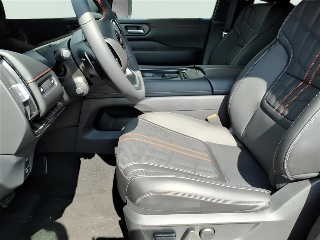 2025 Nissan Armada PRO-4X - Photo 16