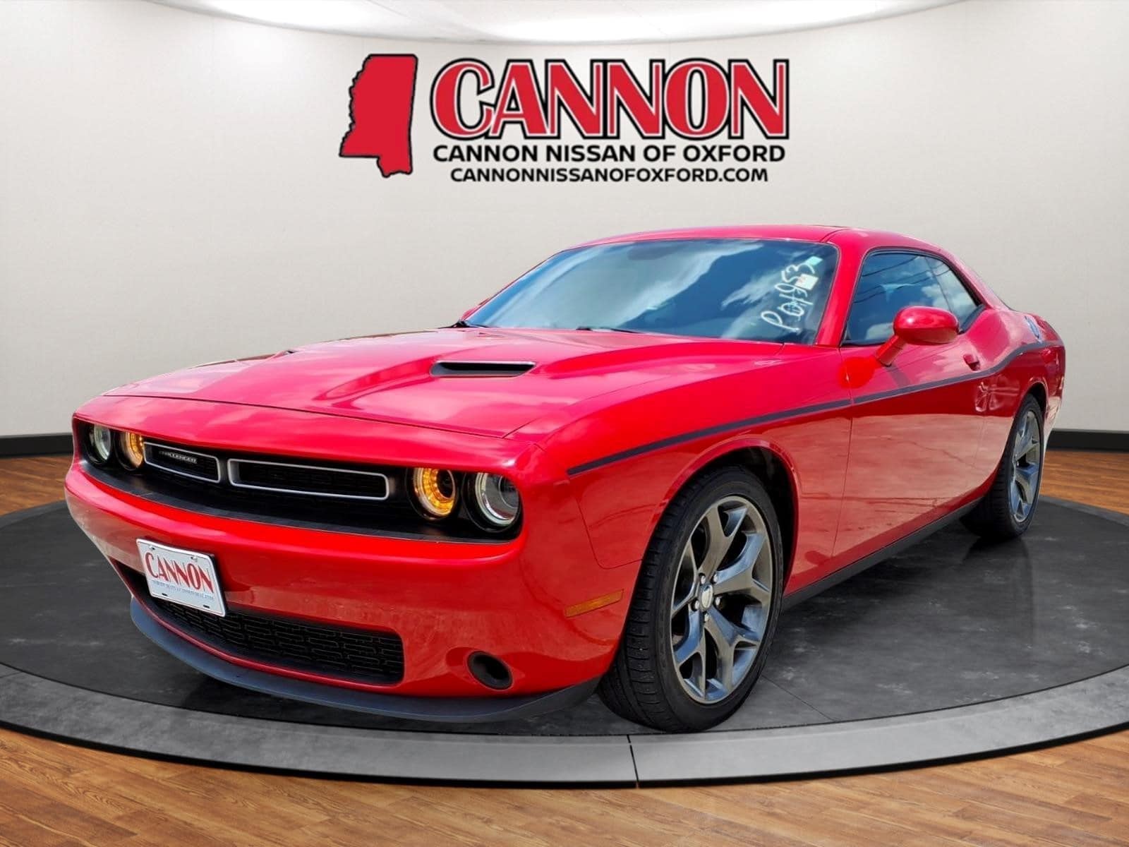 2015 Dodge Challenger SXT's photo