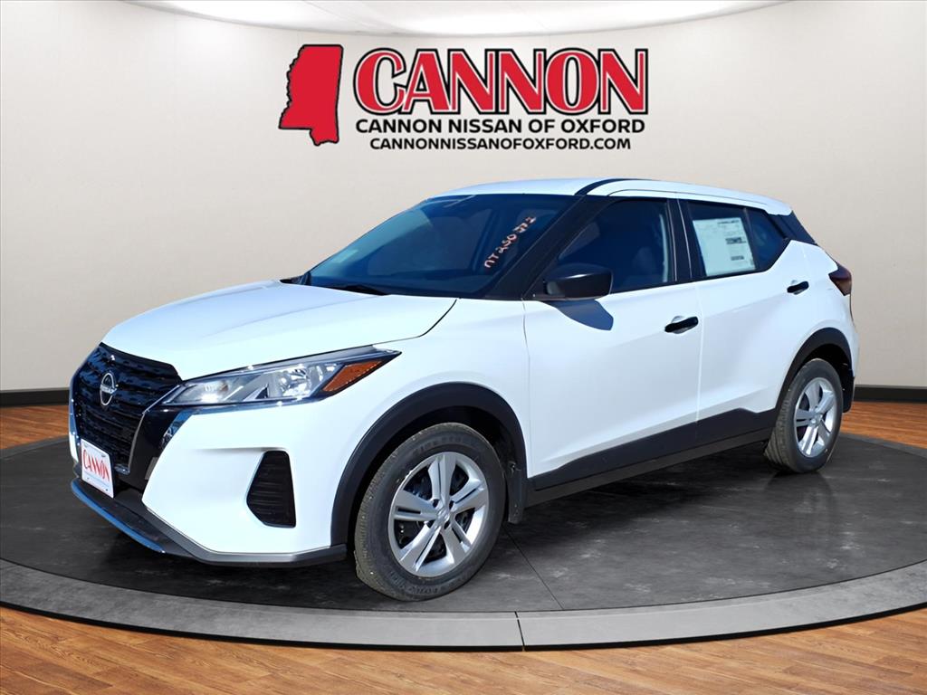 2025 Nissan KICKS PLAY Base's photo