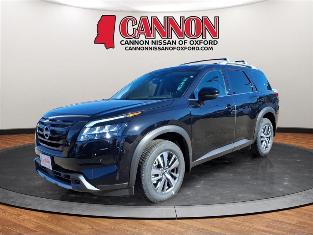 2025 Nissan Pathfinder SL's photo