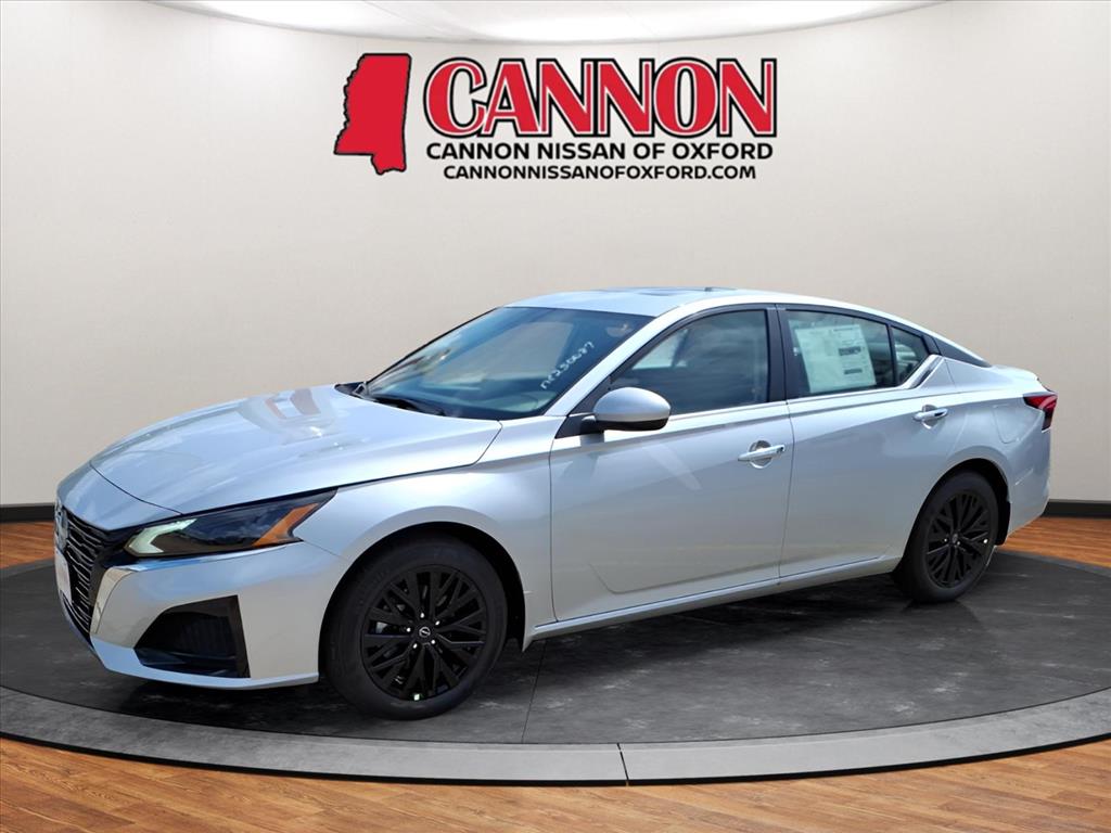 2025 Nissan Altima SV's photo