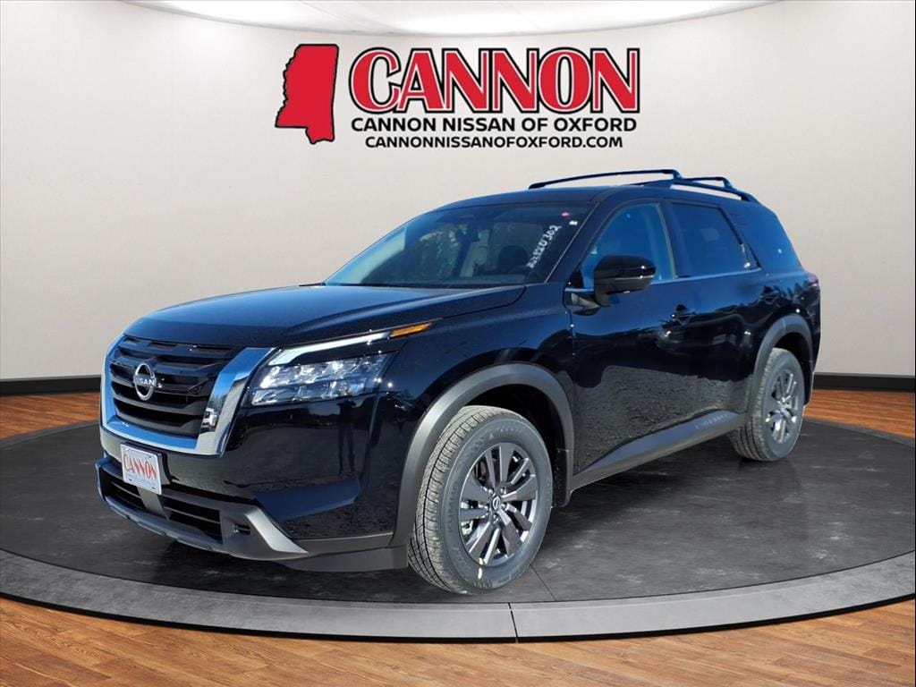 2025 Nissan Pathfinder SV's photo