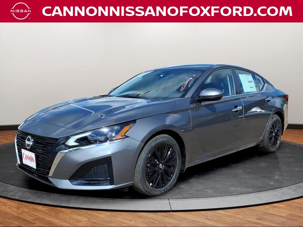 New 2025 Nissan Altima SV Sedan