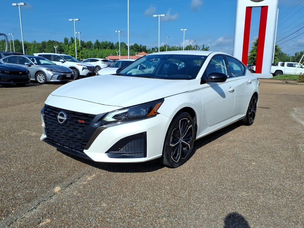 Used 2024 Nissan Altima 2.5 SR Sedan