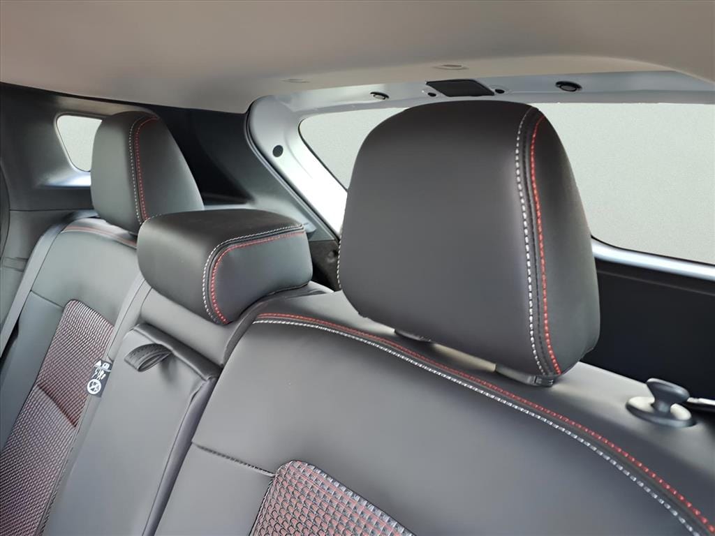 2025 Nissan Kicks SR - Photo 11