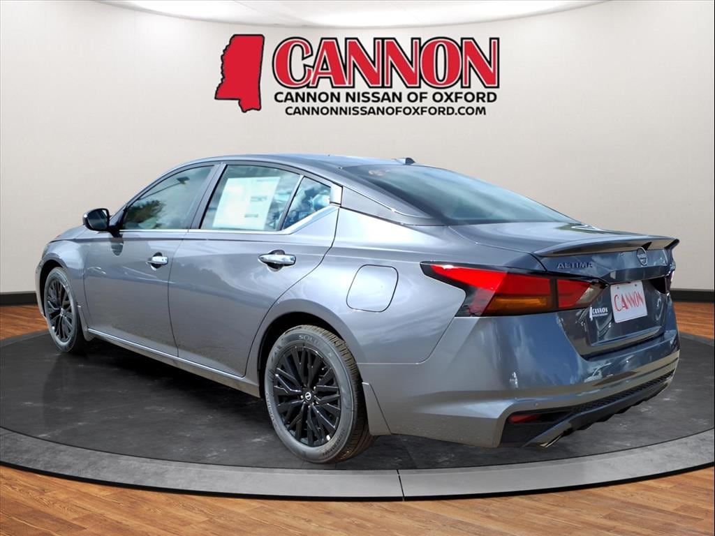 New 2025 Nissan Altima SV Sedan