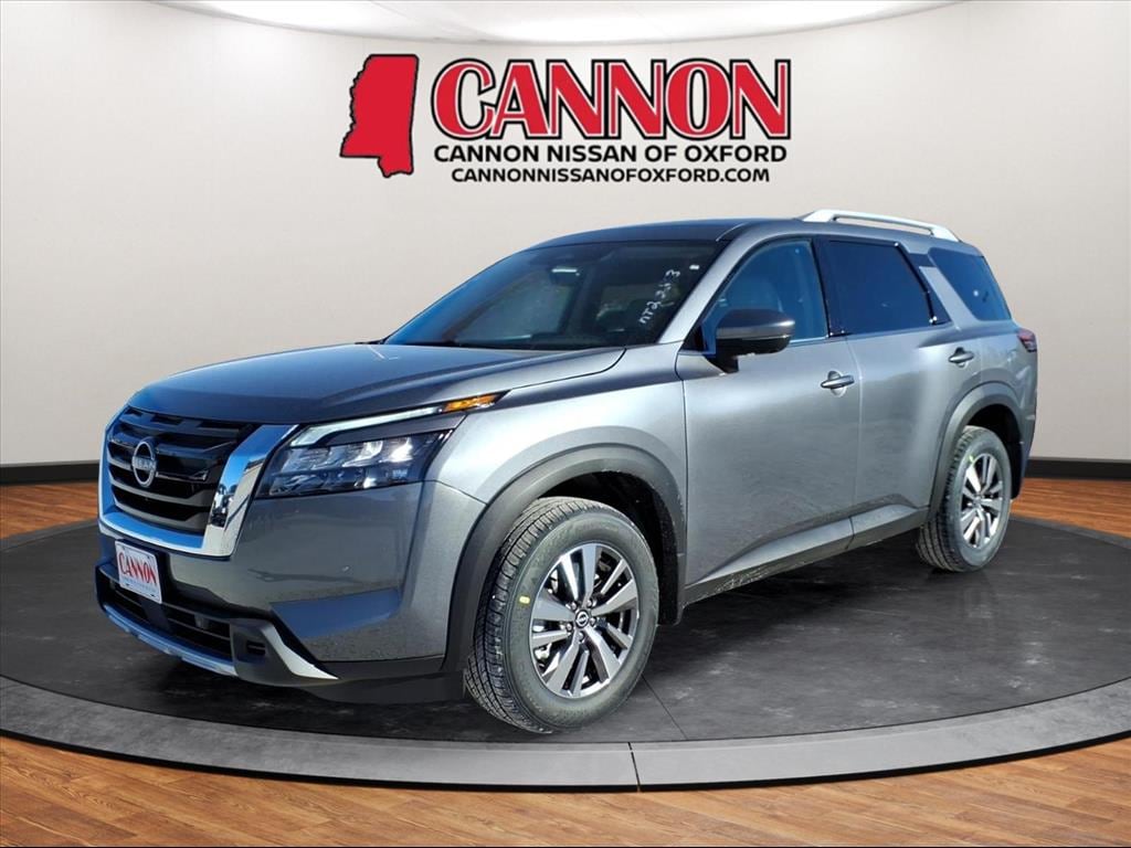 2025 Nissan Pathfinder SL's photo