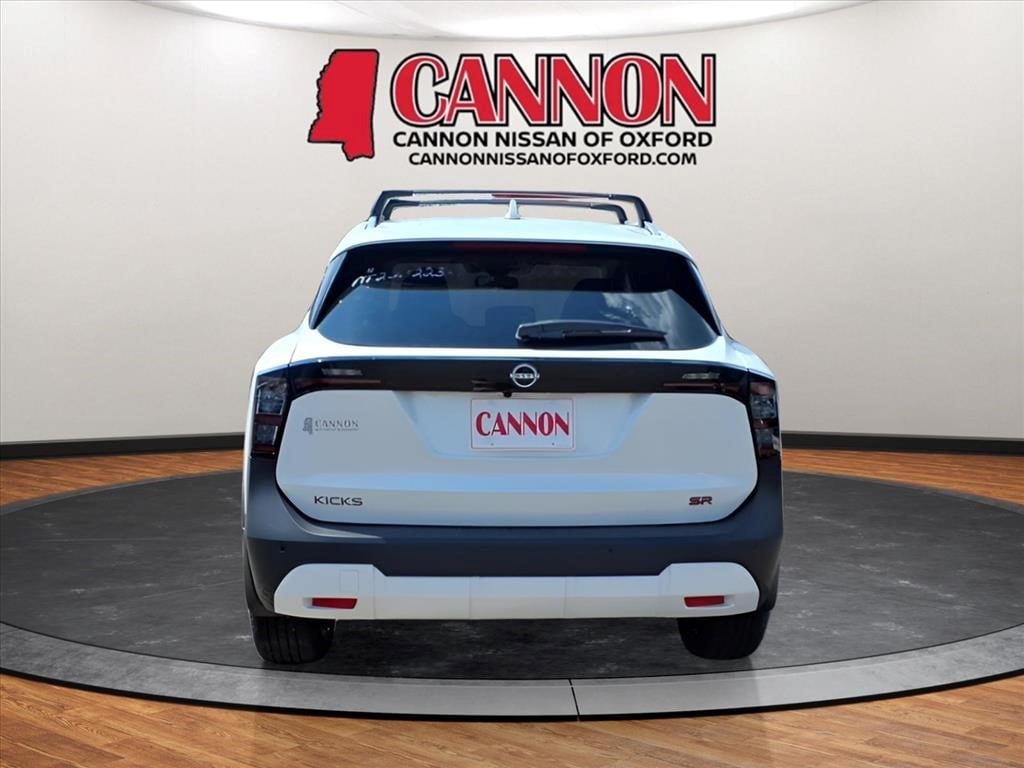 New 2025 Nissan Kicks SR SUV