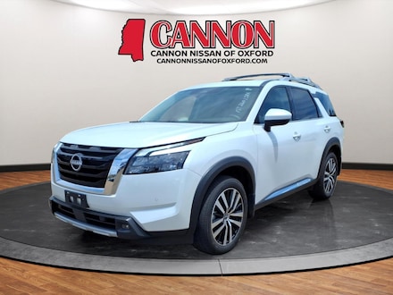 2025 Nissan Pathfinder Platinum SUV