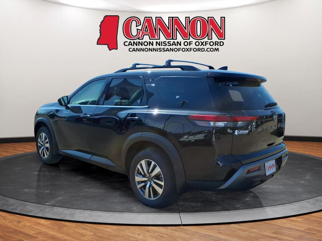 New 2026 Nissan Pathfinder SL SUV