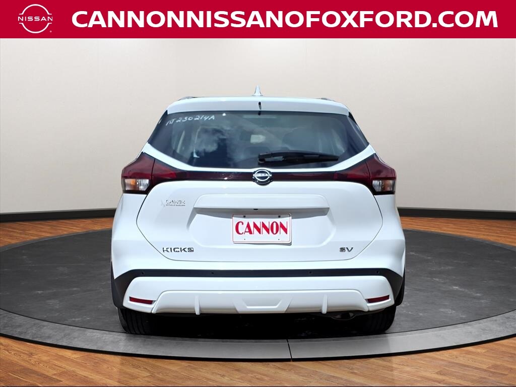 2022 Nissan Kicks SV photo 4