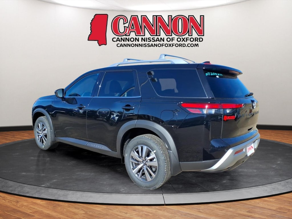New 2025 Nissan Pathfinder SL SUV