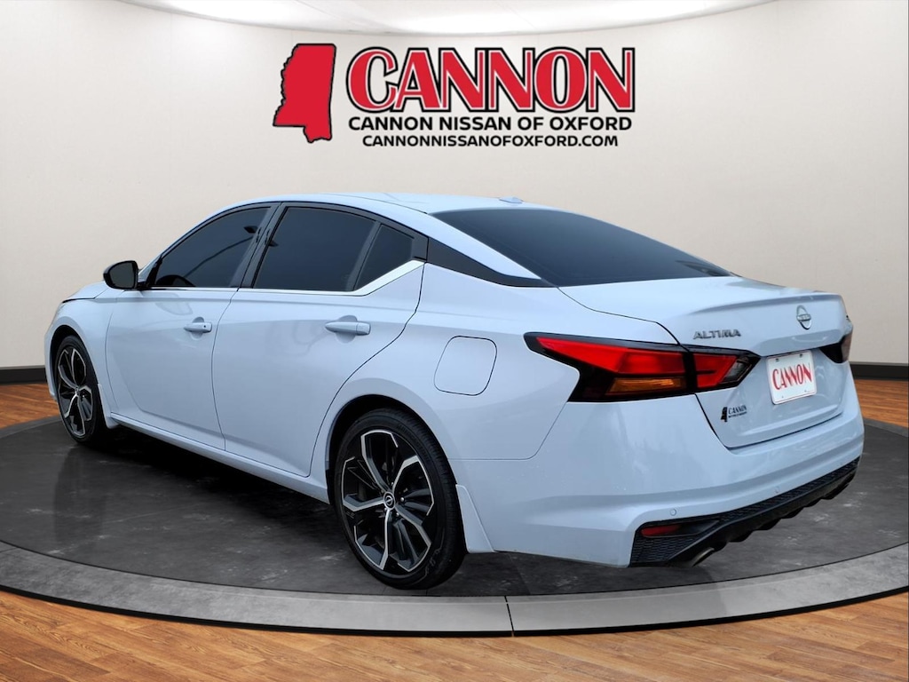 Used 2024 Nissan Altima 2.5 SR Sedan