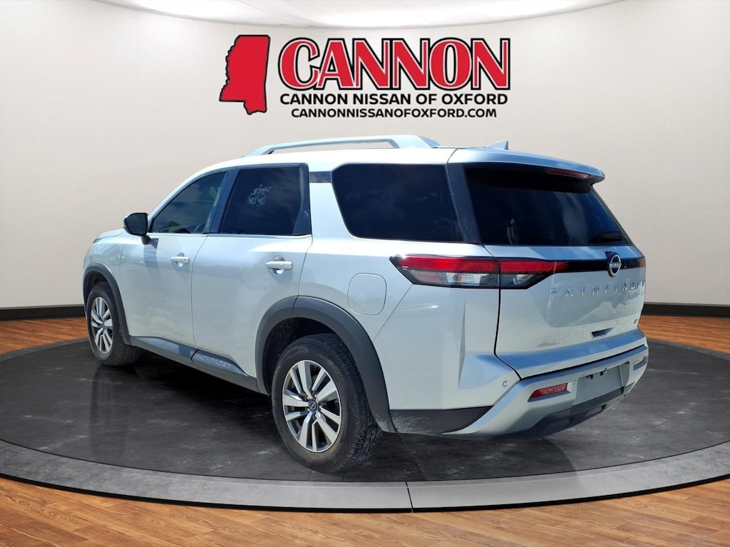 Used 2025 Nissan Pathfinder SL SUV