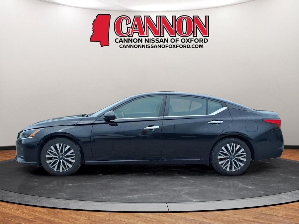 Used 2024 Nissan Altima 2.5 SV Sedan