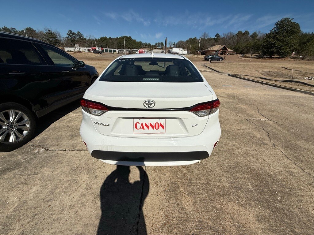 2022 Toyota Corolla LE photo 4