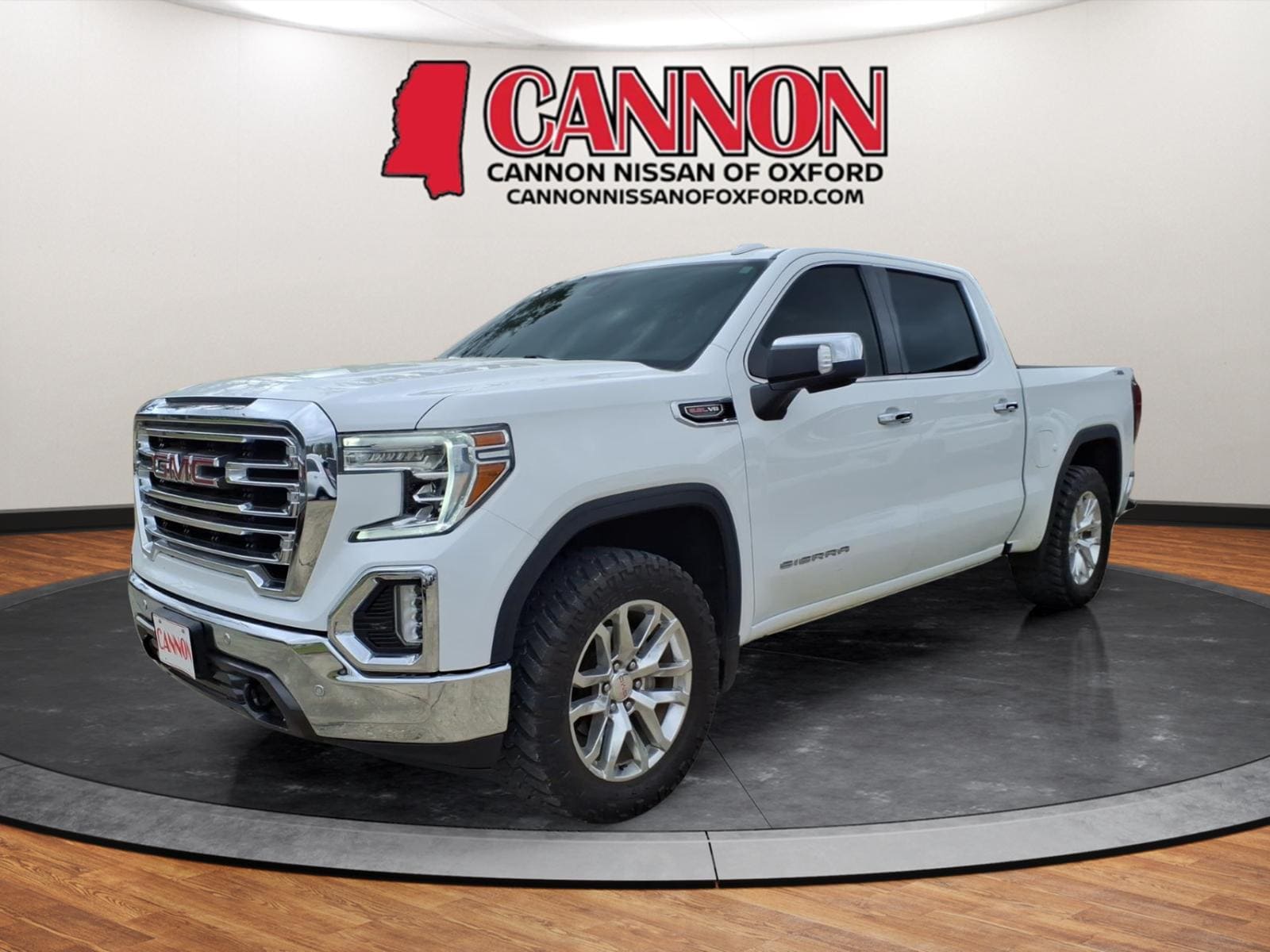 2022 GMC Sierra 4WD Crew Cab Short Box SLT's photo
