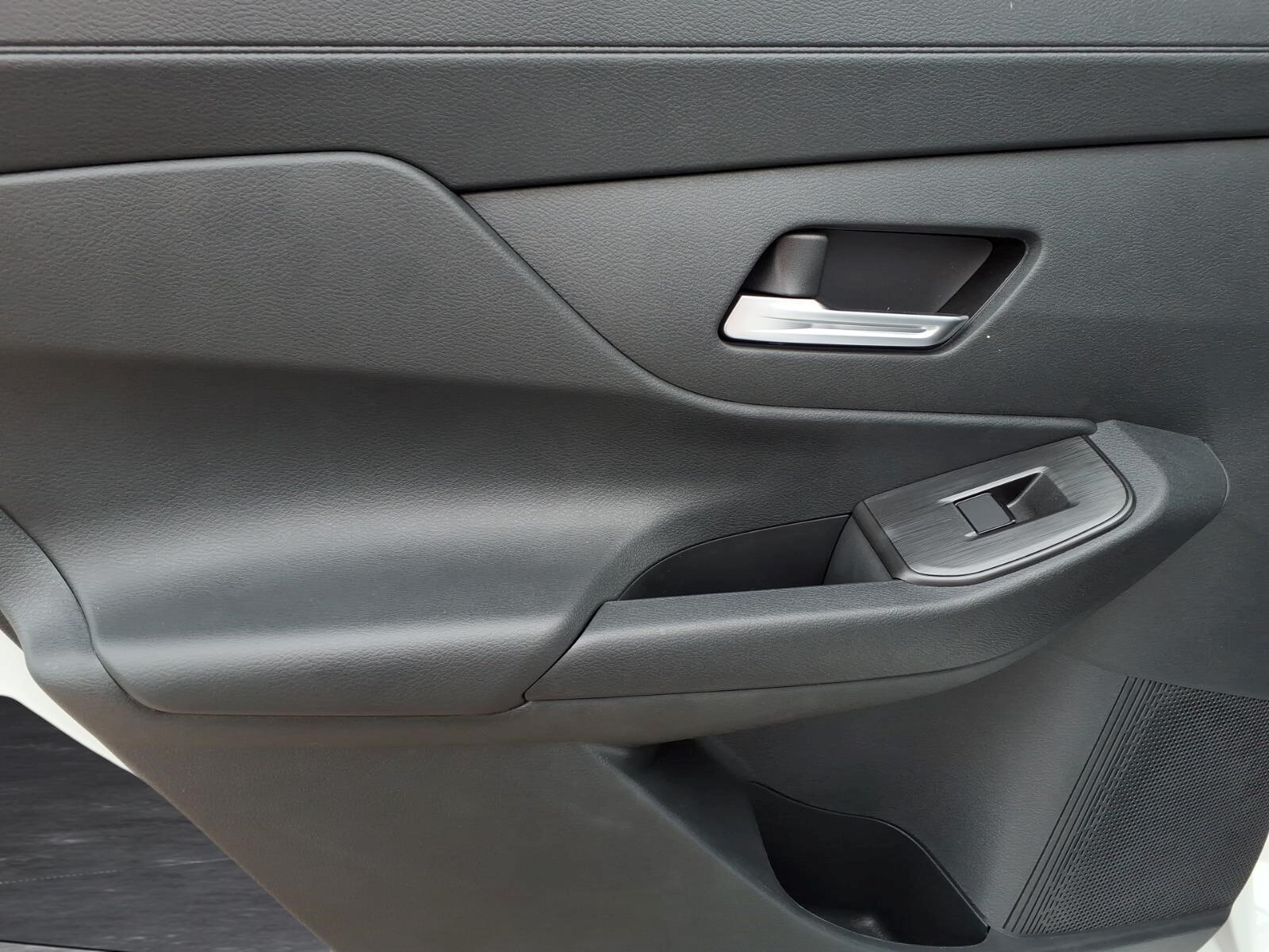 2026 Nissan Sentra SR - Photo 9
